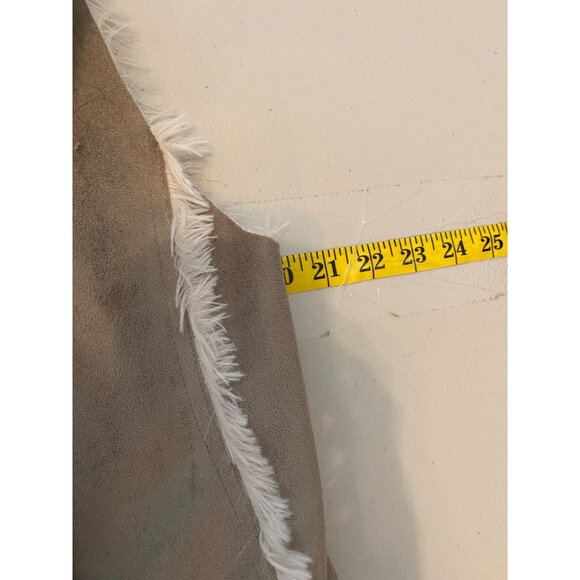 Cupcakes & Cashmere Faux Suede & Fur Beige Vest Asymmetrical Hem Medium - Picture 11 of 12